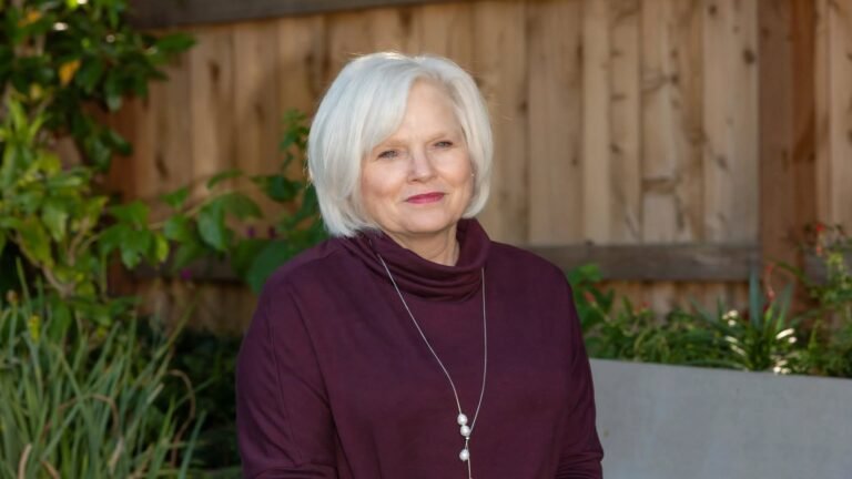 Who Is Pam Flint? Inside the Life and Resilience of Dennis Waterman’s Final Wife Who Is Pam Flint? Inside the Life and Resilience of Dennis Waterman’s Final Wife